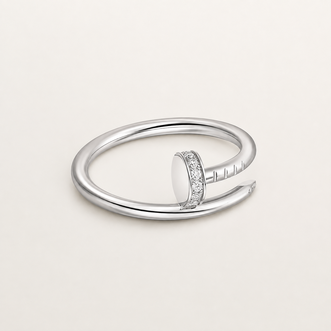 Anillo estilo juste un clou