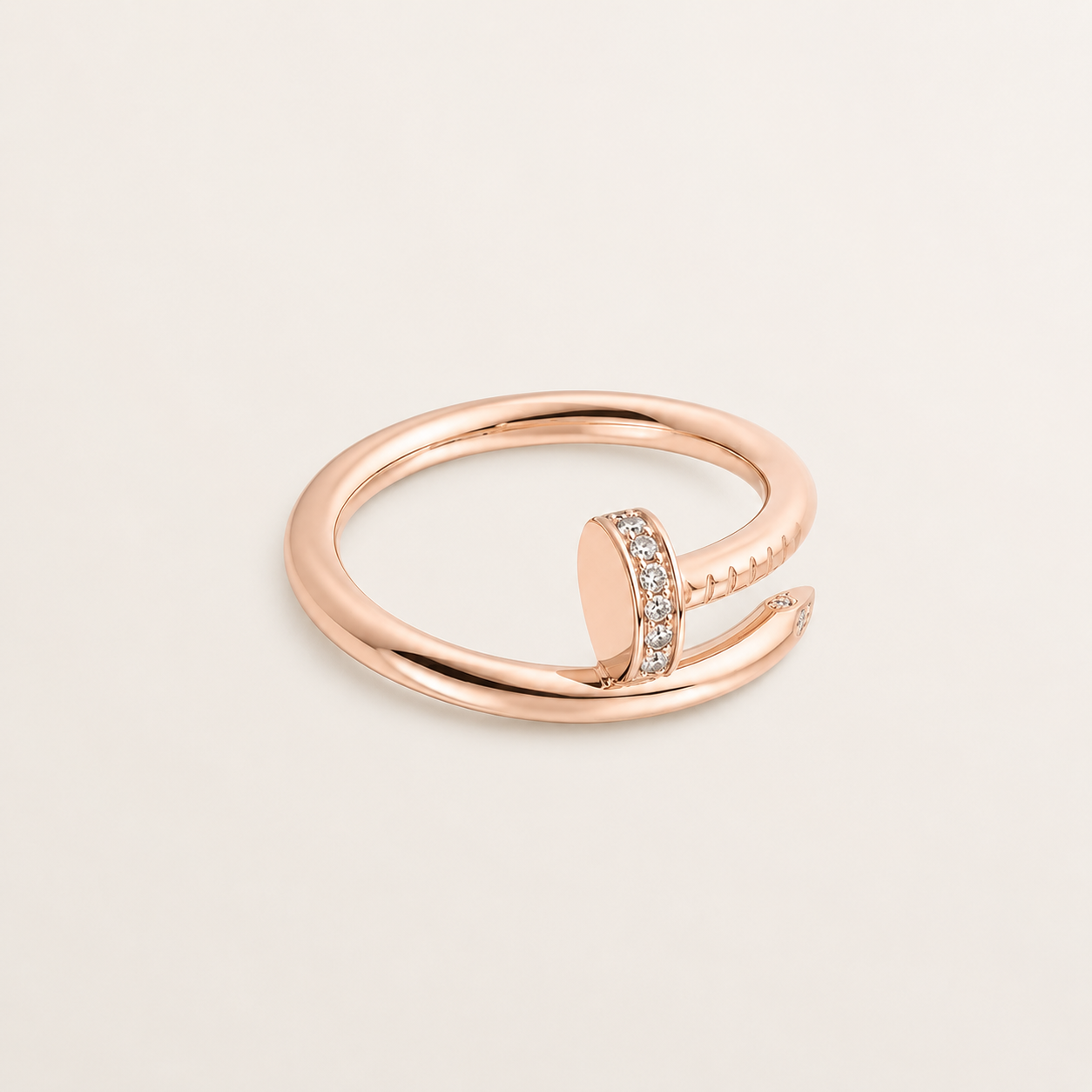 Anillo estilo juste un clou